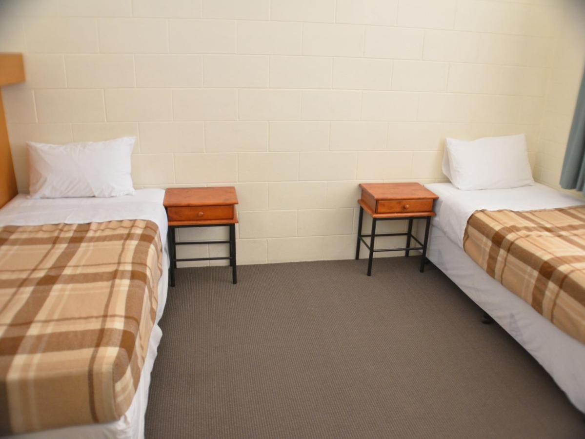 Glossop Motel Winkie Bagian luar foto