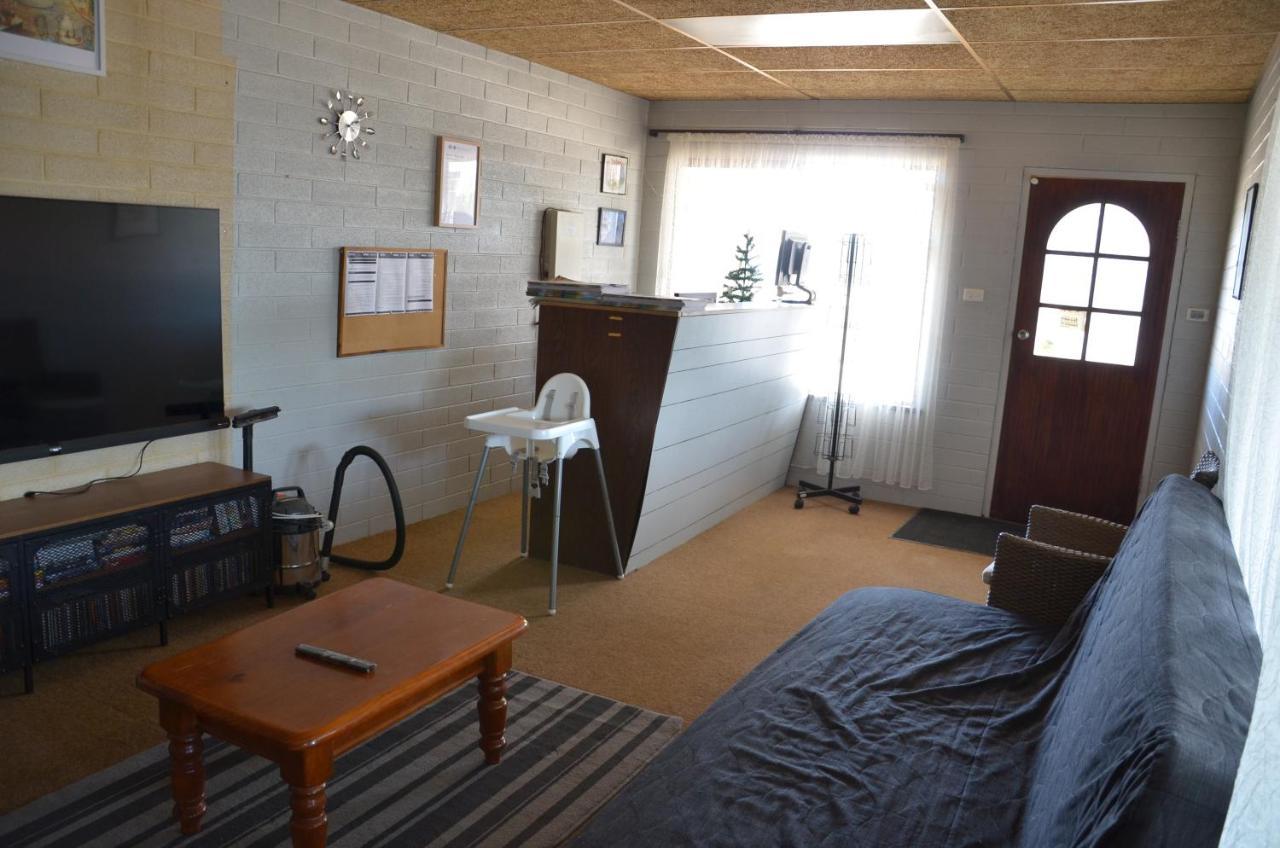 Glossop Motel Winkie Bagian luar foto